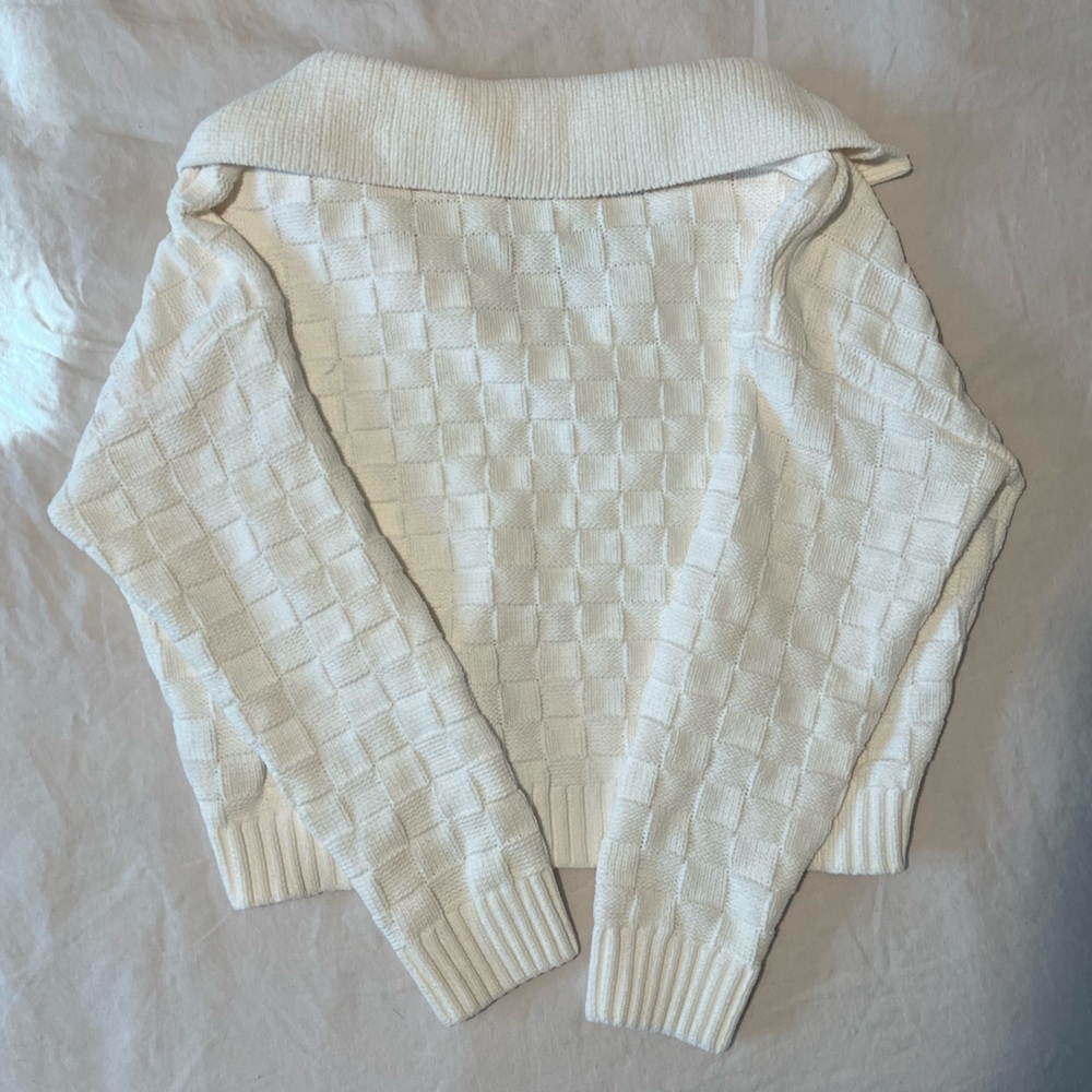 Abercrombie & Fitch V-Neck Collared Cream Sweater - Picture 5 of 5